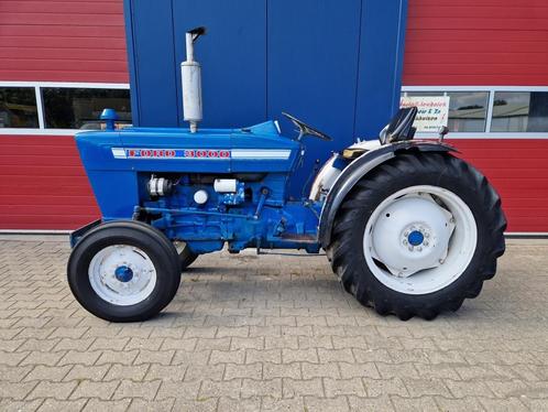 FORD 3000 SMALSPOOR TRACTOR MET KENTEKEN, Zakelijke goederen, Agrarisch | Tractoren, 5000 tot 7500, Ford, tot 80 Pk, Gebruikt