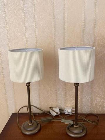2 de zelfde tafel lampen beschikbaar voor biedingen