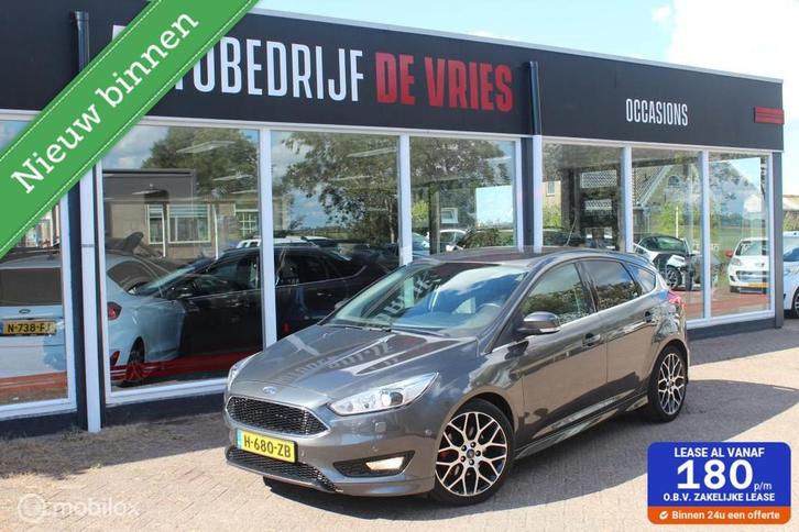Ford Focus 1.5 ST-Line 183Pk Xenon/18Inch/Leder/Winterpakket, Auto's, Ford, Bedrijf, Te koop, Focus, ABS, Achteruitrijcamera, Airbags