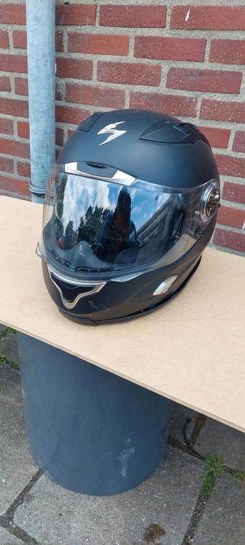 Helm beschikbaar voor biedingen