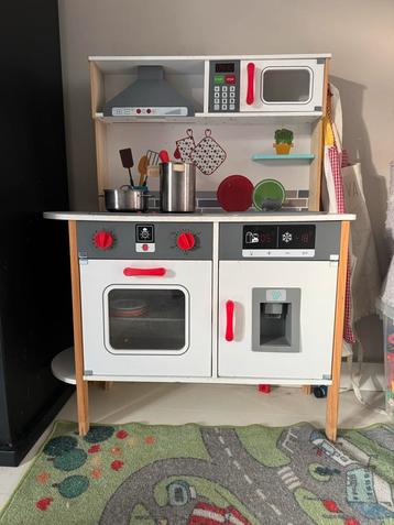 Speelkeuken voor kinderen beschikbaar voor biedingen