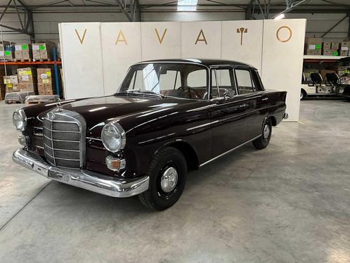 1965 Mercedes-Benz 200, Auto's, Oldtimers, Bedrijf, Mercedes-Benz, Overige brandstoffen, Overige carrosserieën, Handgeschakeld
