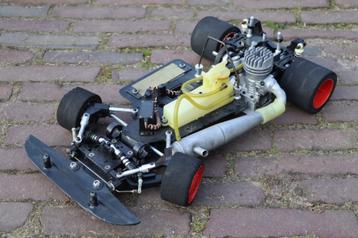Gezocht vintage rc nitro auto's beschikbaar voor biedingen