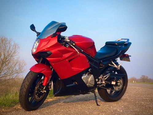 In nieuwstaat: GT 650 R uit 2011 met 3995 km op de teller, Fietsen en Brommers, Brommers | Overige merken, Zo goed als nieuw, Ophalen