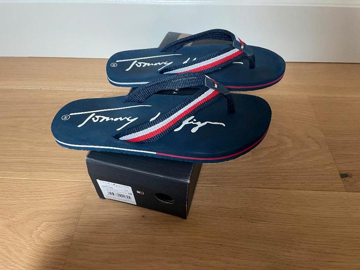 Slippers maat 36 Tommy Hilfiger, Kinderen en Baby's, Kinderkleding | Schoenen en Sokken, Zo goed als nieuw, Overige typen, Jongen of Meisje