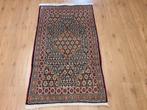 Vintage handgeknoopt perzisch tapijt 136x76, Info@SlatsAntiek.nl, 100 tot 150 cm, Perzisch, Rechthoekig