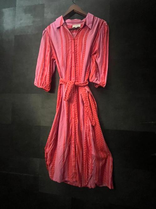 Mooie jurk 40/42/44, Kleding | Dames, Jurken, Zo goed als nieuw, Maat 42/44 (L), Roze, Onder de knie, Ophalen of Verzenden