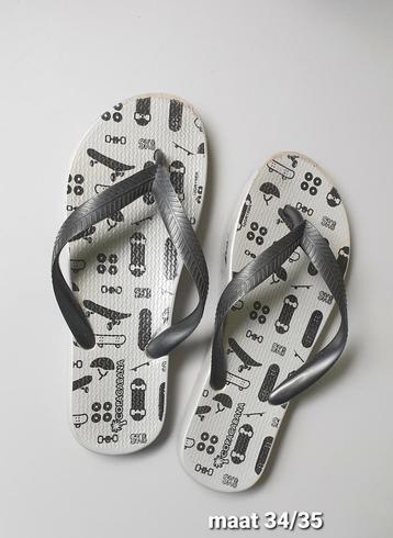 Slippers beschikbaar voor biedingen