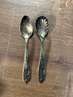 Twee zilveren schelpvormige lepeltjes rococo duitsland, Antiek en Kunst, Antiek | Bestek, Ophalen
