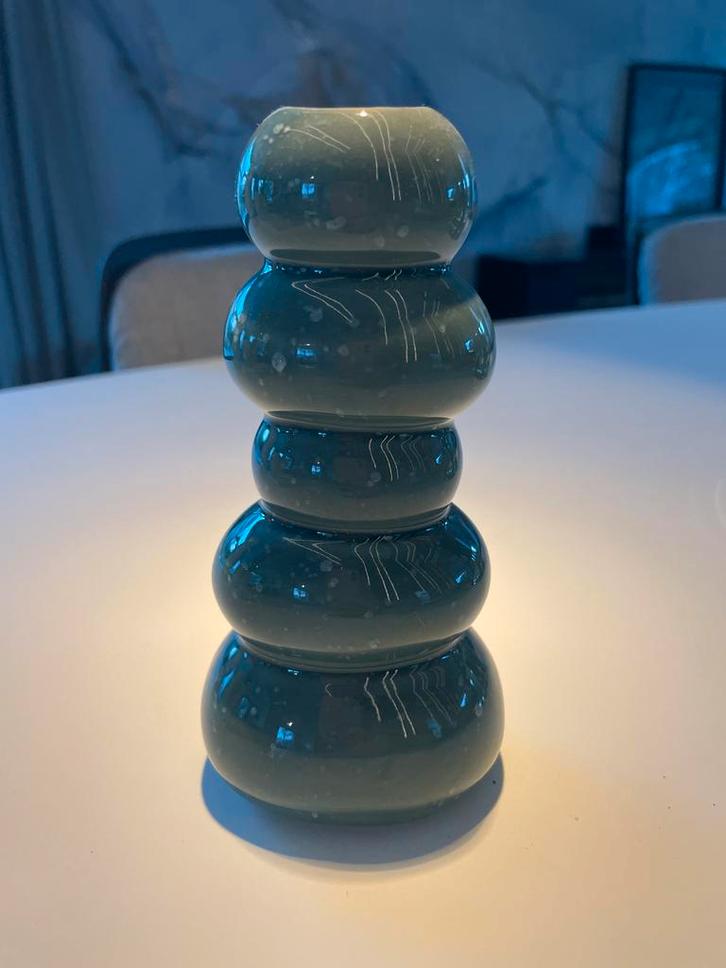 Groen vaasje van Bloom & Wolf, Huis en Inrichting, Woonaccessoires | Vazen, Zo goed als nieuw, Groen, Minder dan 50 cm, Glas, Ophalen of Verzenden