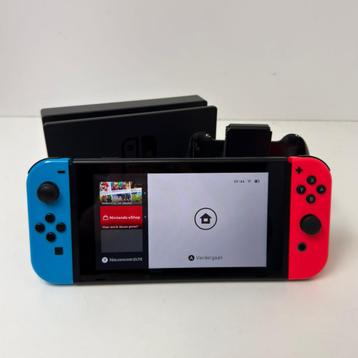 Nintendo Switch V1 Blauw/Rood + Dock | Nette staat beschikbaar voor biedingen