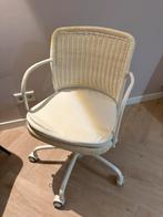 Ikea bureaustoel wit met rieten achterkant / rotan, Huis en Inrichting, Bureaustoelen, Ophalen, Gebruikt, Wit, Bureaustoel