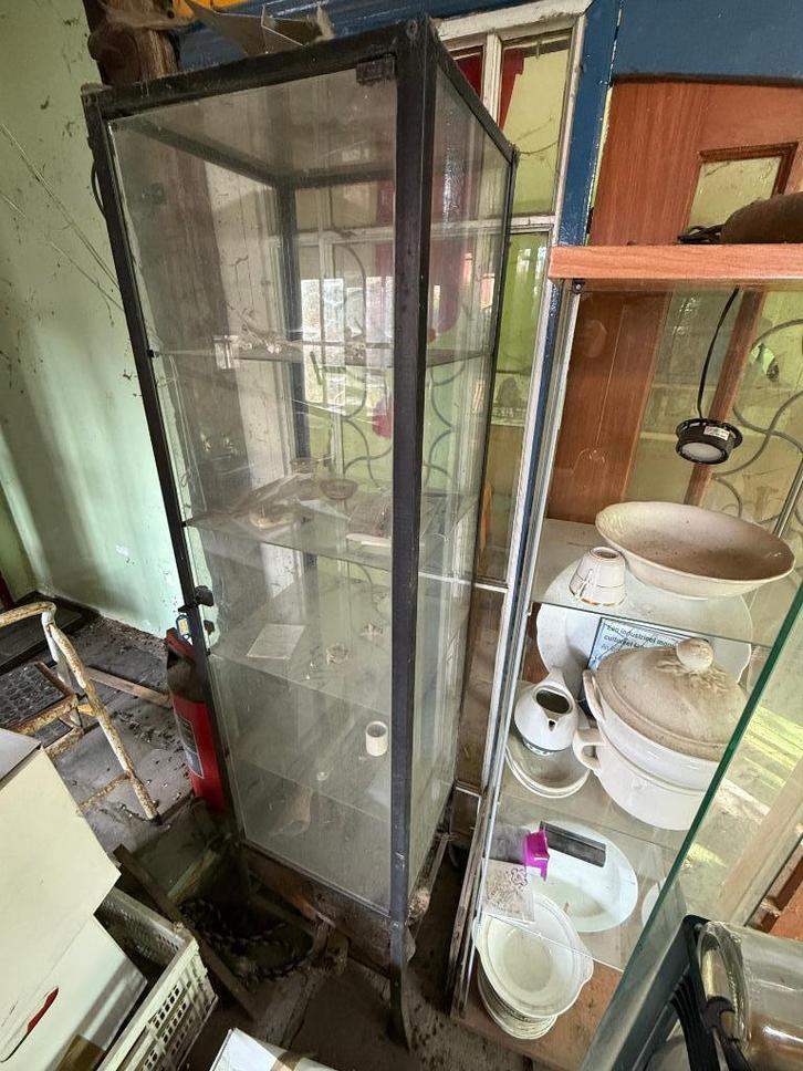 stale oude vitrinekast, Huis en Inrichting, Kasten | Vitrinekasten, Gebruikt, 150 tot 200 cm, 50 tot 100 cm, 25 tot 50 cm, Ophalen