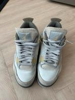 Jordan 4 grey yellow maat 40, Ophalen of Verzenden, Zo goed als nieuw, Schoenen