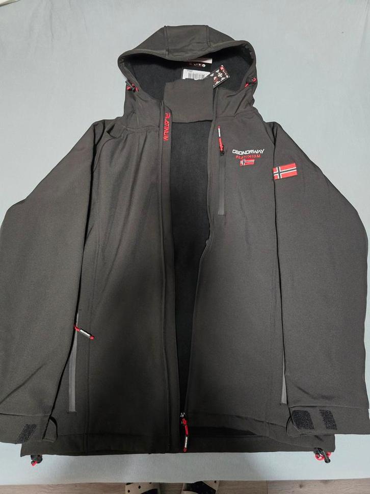 Geographical Norway Softshell Jas - Maat M, Sport en Fitness, Bergsport en Wandelen, Nieuw, Kleding, Ophalen of Verzenden
