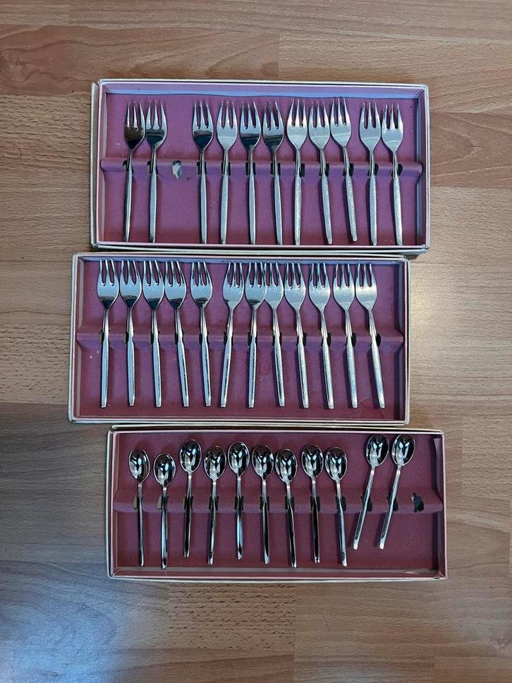 Bestekset: Taartvorkjes (Sola) & Visbestek Zwilling Nova, Huis en Inrichting, Keuken | Bestek, Zo goed als nieuw, Bestekset, Rvs of Chroom