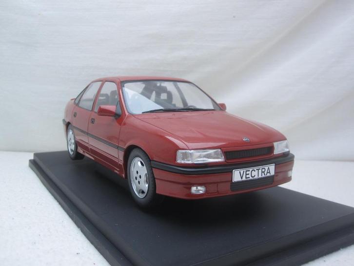Opel Vectra A 2000 donkerrood metallic 1988 1:18 MCG, Hobby en Vrije tijd, Modelauto's | 1:18, Nieuw, Auto, Overige merken, Ophalen of Verzenden