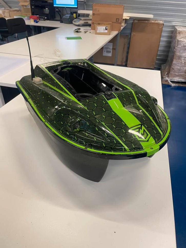Mooie voerboot met fishfinder, gps en autopilot !!!, Watersport en Boten, Hengelsport | Karpervissen, Overige typen, Ophalen of Verzenden
