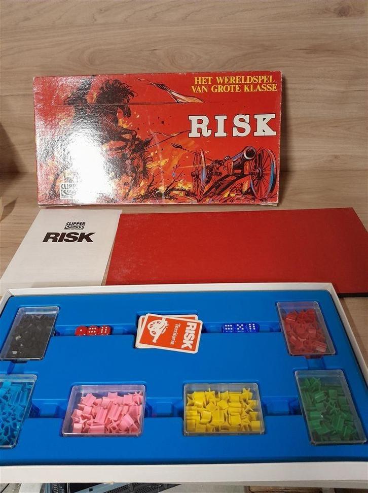 risk rode doos slechte staat [s1285], Hobby en Vrije tijd, Gezelschapsspellen | Bordspellen, Zo goed als nieuw, Ophalen of Verzenden
