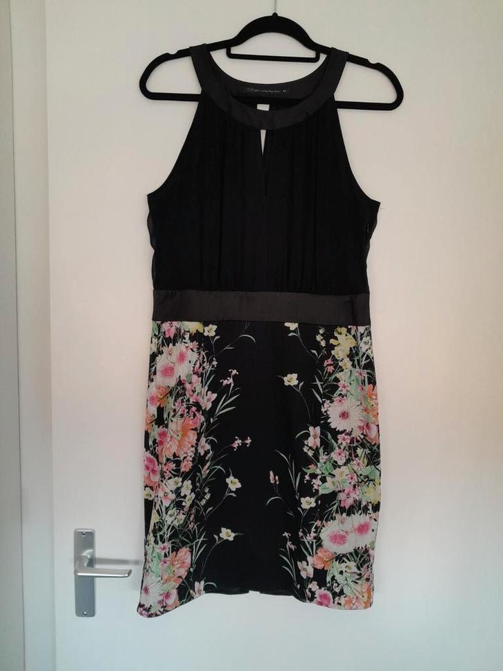 Steps jurk. Zwart met gekleurde kokerrok. Maat 40., Kleding | Dames, Jurken, Gedragen, Maat 38/40 (M), Zwart, Knielengte, Ophalen of Verzenden