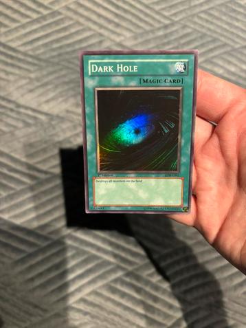 Yugioh LOB 1st edition Dark Hole nm/mint beschikbaar voor biedingen