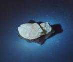 Calciet, Amethist - Steinbr. Juchem, Duitsland (UV LW), Ophalen of Verzenden, Mineraal