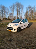 Peugeot 107 1.0 12V 5DR 2012 Wit, met vele extra's!!, Voorwielaandrijving, 4 stoelen, Origineel Nederlands, Handgeschakeld