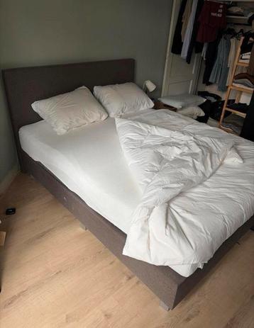 Boxspring 160x200 + Matras (optioneel) beschikbaar voor biedingen
