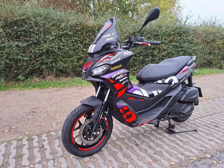 Aprilia Sr Gt 200 Replica Gp & Veel Extra Opties, Fietsen en Brommers, Scooters | Aprilia, Zo goed als nieuw, Overige modellen