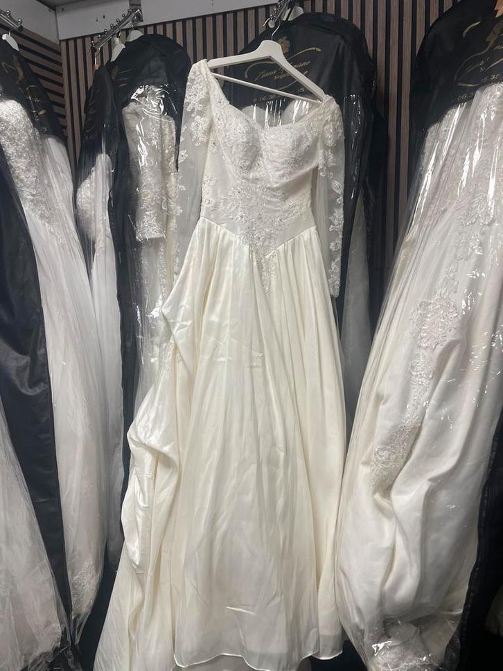 Witte Trouwjurk Lange Mouwen, Kleding | Dames, Trouwkleding en Trouwaccessoires, Zo goed als nieuw, Trouwjurk, Wit, Ophalen of Verzenden