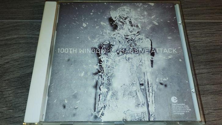 Massive Attack - 100th Window, Cd's en Dvd's, Cd's | Dance en House, Zo goed als nieuw, Ophalen of Verzenden