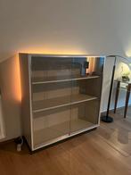 Vintage kast met glazen deuren, Huis en Inrichting, Kasten | Dressoirs, Ophalen, Met plank(en), 100 tot 150 cm, 25 tot 50 cm