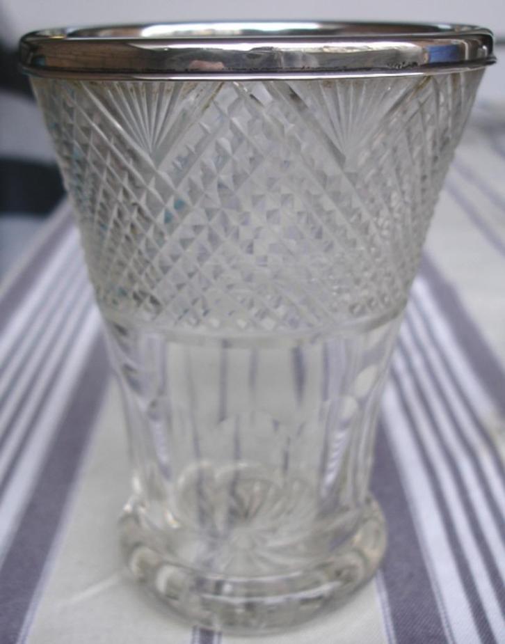 ﻿ANTIEK KRISTAL VAAS MET HOLLANDS ZILVER KRAAG - wvq, Antiek en Kunst, Antiek | Glas en Kristal, Verzenden