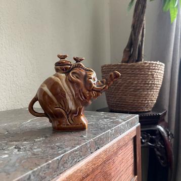 Chinese vintage theepotje - olifant met vogel beschikbaar voor biedingen