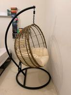 Hangstoel met standaard - Riet/Rotan, Huis en Inrichting, Stoelen, Ophalen, Bruin, Riet of Rotan, Zo goed als nieuw