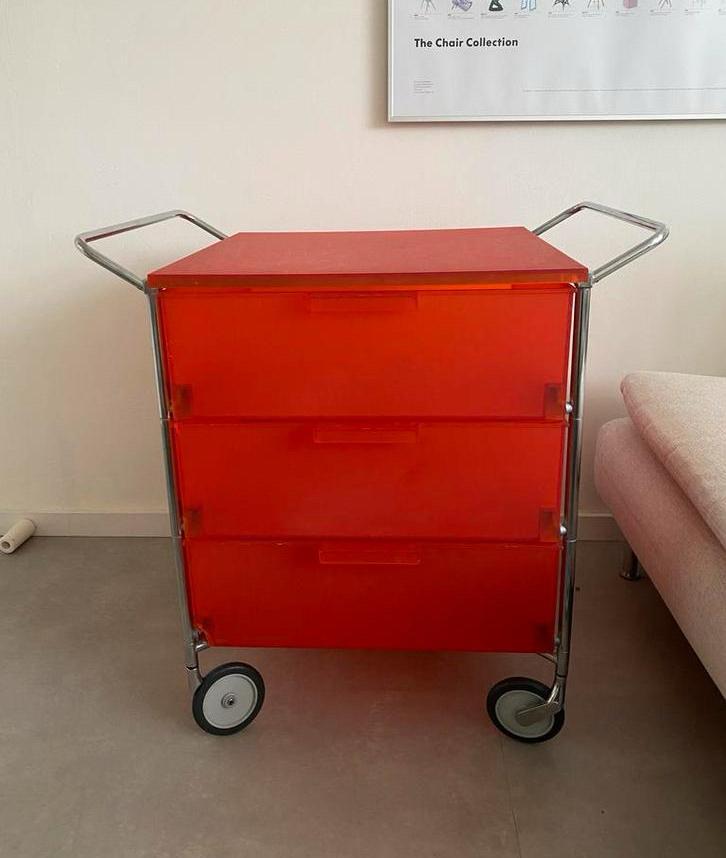 Kartell Mobil 3 storage with handle bar. Rare color, Huis en Inrichting, Kasten | Dressoirs, Gebruikt, 50 tot 100 cm, 25 tot 50 cm
