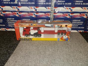 Volvo FH16 Globotrotter XL 1:50 nieuw in doos beschikbaar voor biedingen