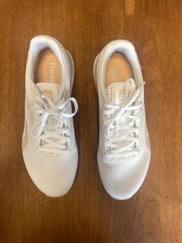 Fitness schoenen beschikbaar voor biedingen
