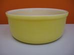 degelijke vintage pastel gele Arcopal schaal France 60s, Ophalen of Verzenden