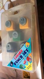 Mooie doos met 6 ponsen, Ophalen of Verzenden, Zo goed als nieuw, Overige thema's, Pons of Mal