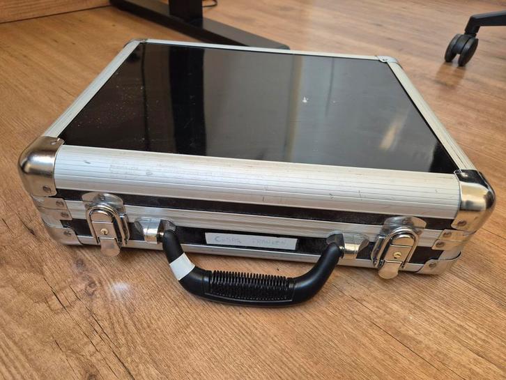 Microfoon Case: 2x Zang, 1x Studio + Clips & Sleutels, Muziek en Instrumenten, Microfoons, Gebruikt, Zangmicrofoon, Ophalen of Verzenden