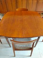 Vintage uitschuifbare eettafel, vierkant met mooie afronding, Huis en Inrichting, Tafels | Eettafels, Ophalen, Devintagerie, Zo goed als nieuw