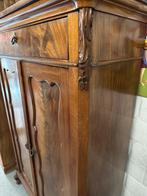 Hollands Biedermeier linnenkast, Ophalen
