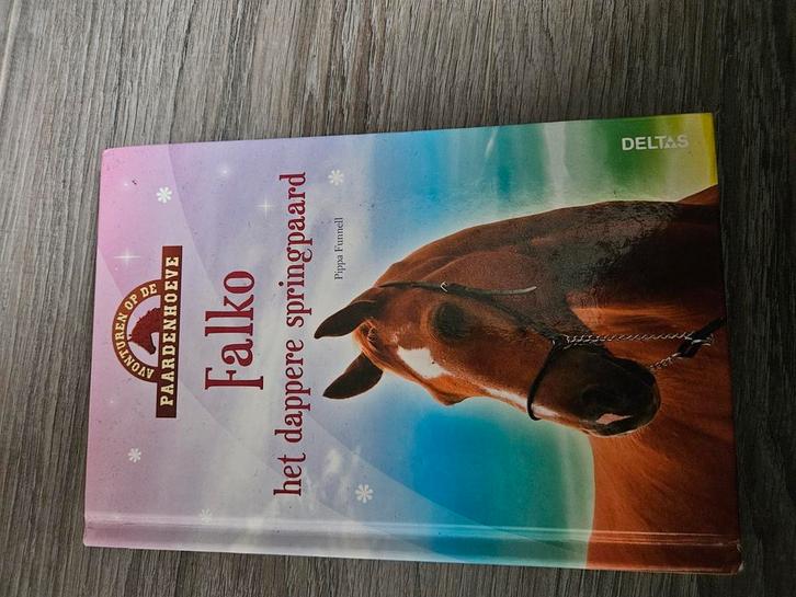 Pippa Funnell - Falko het dappere springpaard, Boeken, Kinderboeken | Jeugd | onder 10 jaar, Zo goed als nieuw, Fictie algemeen