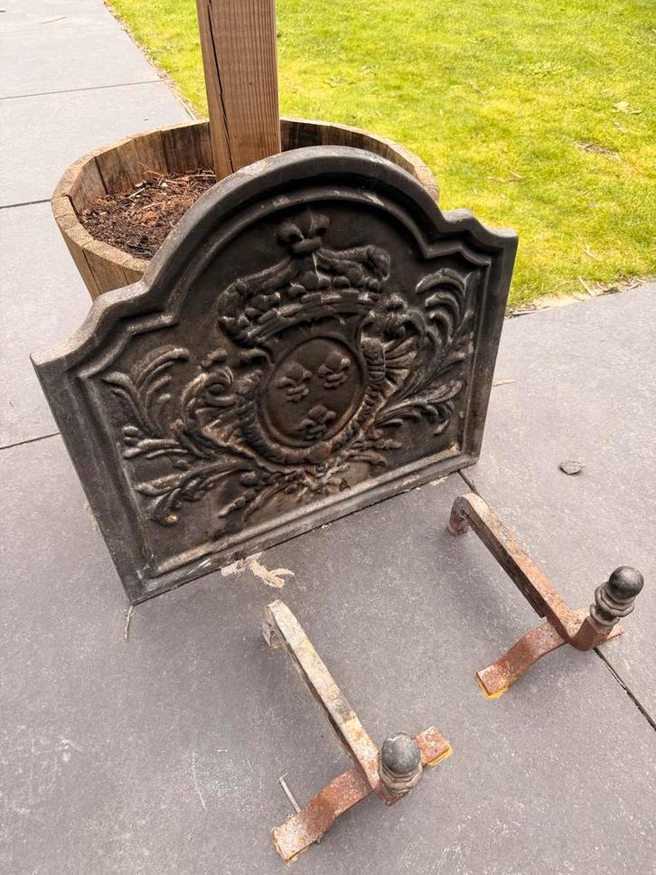 Antieke Haardplaat HERALDIEK Biscottini + Haardbokken, Antiek en Kunst, Antiek | Kandelaars, Overige materialen, Ophalen