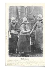 volendam  1910 moeder en 2 dochters, Verzenden, Voor 1920, Gelopen, Klederdracht