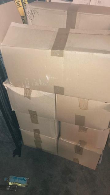 8 dozen met nieuwe kaarten beschikbaar voor biedingen
