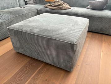 Hocker ribstof beschikbaar voor biedingen