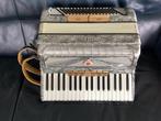 Marinucci accordeon, Muziek en Instrumenten, Accordeons, Ophalen, Toetsaccordeon, Zo goed als nieuw, Met riemen