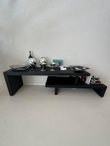 Zwart tv-meubel – tweedelig design | strak en minimalistisch beschikbaar voor biedingen